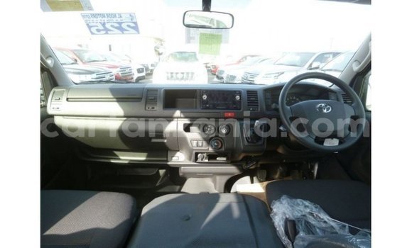 Nunua Imported Toyota Hiace Nyeupe Gari ndani ya Import - Dubai nchini Arusha Nunua Imported Toyota Hiace Nyeupe Gari ndani ya Import - Dubai nchini Arusha