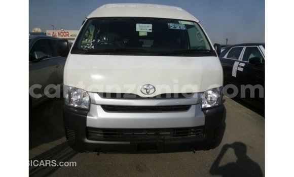 Nunua Imported Toyota Hiace Nyeupe Gari ndani ya Import - Dubai nchini Arusha Nunua Imported Toyota Hiace Nyeupe Gari ndani ya Import - Dubai nchini Arusha