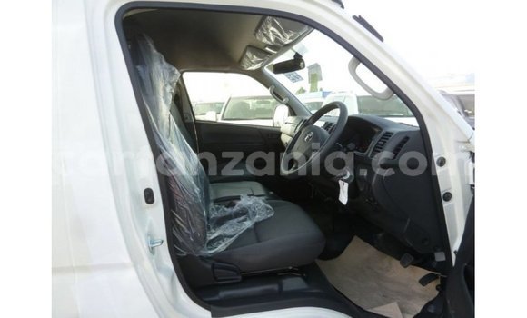 Nunua Imported Toyota Hiace Nyeupe Gari ndani ya Import - Dubai nchini Arusha Nunua Imported Toyota Hiace Nyeupe Gari ndani ya Import - Dubai nchini Arusha