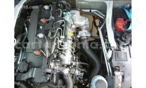 Nunua Imported Toyota Hiace Nyeupe Gari ndani ya Import - Dubai nchini Arusha Nunua Imported Toyota Hiace Nyeupe Gari ndani ya Import - Dubai nchini Arusha