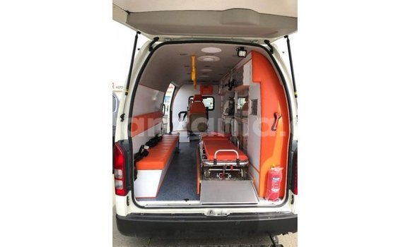 Buy Import Toyota Hiace White Car in Import - Dubai in Arusha Buy Import Toyota Hiace White Car in Import - Dubai in Arusha