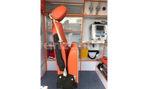 Buy Import Toyota Hiace White Car in Import - Dubai in Arusha Buy Import Toyota Hiace White Car in Import - Dubai in Arusha