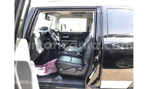 Buy Import Toyota FJ Cruiser Black Car in Import - Dubai in Arusha Buy Import Toyota FJ Cruiser Black Car in Import - Dubai in Arusha