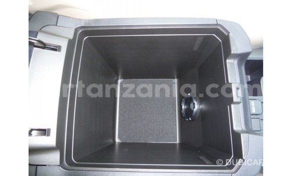 Nunua Imported Toyota Prado Nyeupe Gari ndani ya Import - Dubai nchini Arusha Nunua Imported Toyota Prado Nyeupe Gari ndani ya Import - Dubai nchini Arusha
