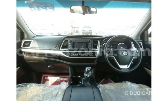 Buy Import Toyota Kluger White Car in Import - Dubai in Arusha Buy Import Toyota Kluger White Car in Import - Dubai in Arusha