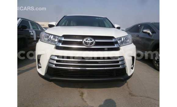 Buy Import Toyota Kluger White Car in Import - Dubai in Arusha Buy Import Toyota Kluger White Car in Import - Dubai in Arusha