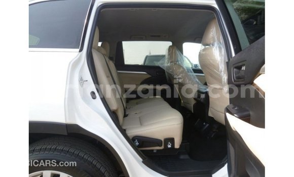 Buy Import Toyota Kluger White Car in Import - Dubai in Arusha Buy Import Toyota Kluger White Car in Import - Dubai in Arusha