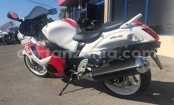Nunua Mpya Suzuki HAYABUSA Nyeupe Bike ndani ya Dar es Salaam nchini Dar es Salaam Nunua Mpya Suzuki HAYABUSA Nyeupe Bike ndani ya Dar es Salaam nchini Dar es Salaam