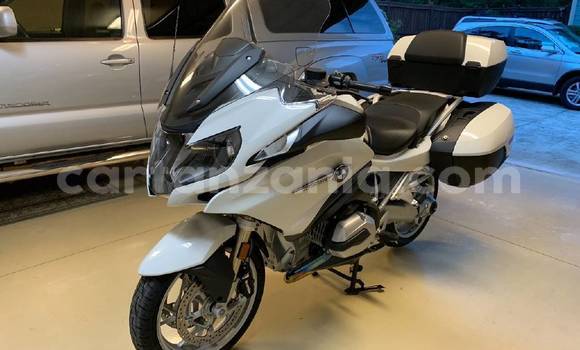 Nunua Mpya BMW R1200GS Adventure Nyeupe Bike ndani ya Import - Dubai nchini Arusha Nunua Mpya BMW R1200GS Adventure Nyeupe Bike ndani ya Import - Dubai nchini Arusha