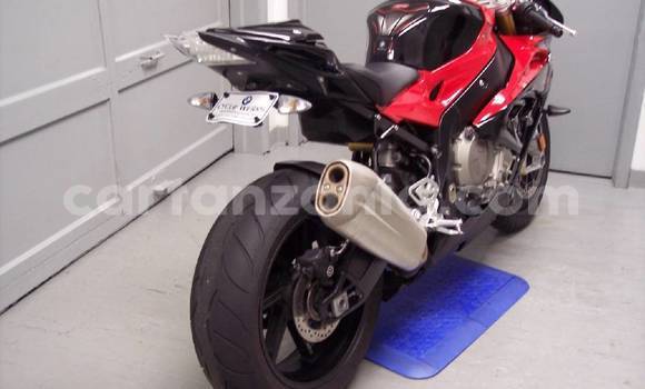 Nunua Mpya BMW S 1000 Nyekundu Bike ndani ya Import - Dubai nchini Arusha Nunua Mpya BMW S 1000 Nyekundu Bike ndani ya Import - Dubai nchini Arusha
