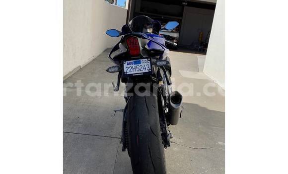 Nunua Mpya Yamaha YZF Fedha Bike ndani ya Import - Dubai nchini Arusha Nunua Mpya Yamaha YZF Fedha Bike ndani ya Import - Dubai nchini Arusha