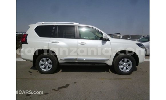 Nunua Imported Toyota Prado Nyeupe Gari ndani ya Import - Dubai nchini Arusha Nunua Imported Toyota Prado Nyeupe Gari ndani ya Import - Dubai nchini Arusha