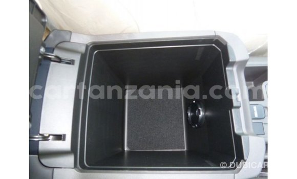 Nunua Imported Toyota Prado Nyeupe Gari ndani ya Import - Dubai nchini Arusha Nunua Imported Toyota Prado Nyeupe Gari ndani ya Import - Dubai nchini Arusha