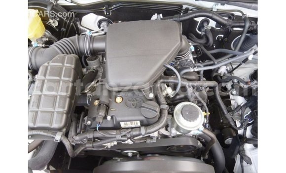 Nunua Imported Toyota Prado Nyeupe Gari ndani ya Import - Dubai nchini Arusha Nunua Imported Toyota Prado Nyeupe Gari ndani ya Import - Dubai nchini Arusha