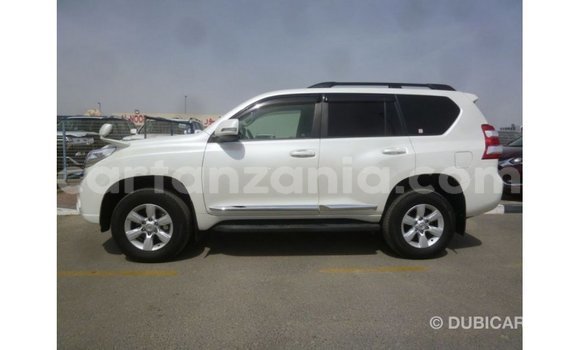 Nunua Imported Toyota Prado Nyeupe Gari ndani ya Import - Dubai nchini Arusha Nunua Imported Toyota Prado Nyeupe Gari ndani ya Import - Dubai nchini Arusha