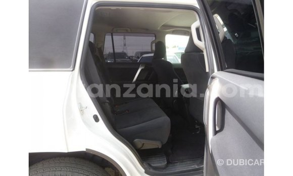 Nunua Imported Toyota Prado Nyeupe Gari ndani ya Import - Dubai nchini Arusha Nunua Imported Toyota Prado Nyeupe Gari ndani ya Import - Dubai nchini Arusha