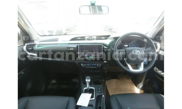 Nunua Imported Toyota Hilux Nyeusi Gari ndani ya Import - Dubai nchini Arusha Nunua Imported Toyota Hilux Nyeusi Gari ndani ya Import - Dubai nchini Arusha