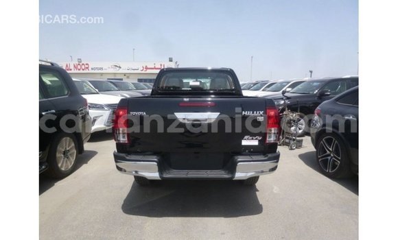 Nunua Imported Toyota Hilux Nyeusi Gari ndani ya Import - Dubai nchini Arusha Nunua Imported Toyota Hilux Nyeusi Gari ndani ya Import - Dubai nchini Arusha