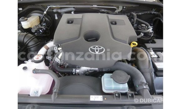 Nunua Imported Toyota Hilux Nyeusi Gari ndani ya Import - Dubai nchini Arusha Nunua Imported Toyota Hilux Nyeusi Gari ndani ya Import - Dubai nchini Arusha