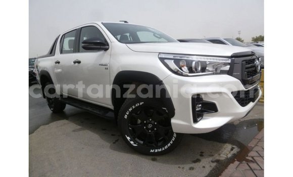Buy Import Toyota Hilux White Car in Import - Dubai in Arusha Buy Import Toyota Hilux White Car in Import - Dubai in Arusha