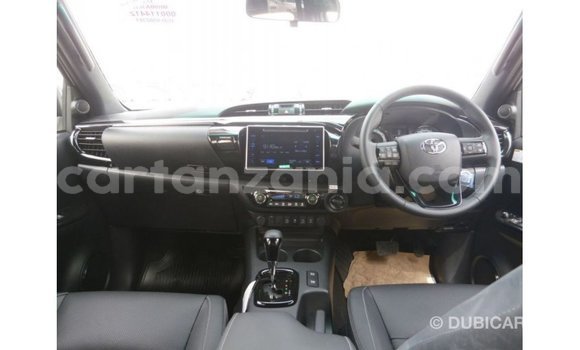 Buy Import Toyota Hilux White Car in Import - Dubai in Arusha Buy Import Toyota Hilux White Car in Import - Dubai in Arusha