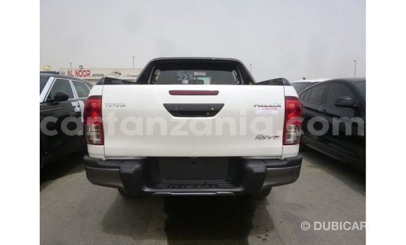 Buy Import Toyota Hilux White Car in Import - Dubai in Arusha Buy Import Toyota Hilux White Car in Import - Dubai in Arusha