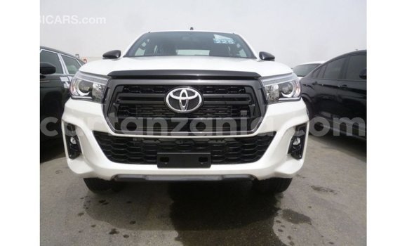 Buy Import Toyota Hilux White Car in Import - Dubai in Arusha Buy Import Toyota Hilux White Car in Import - Dubai in Arusha