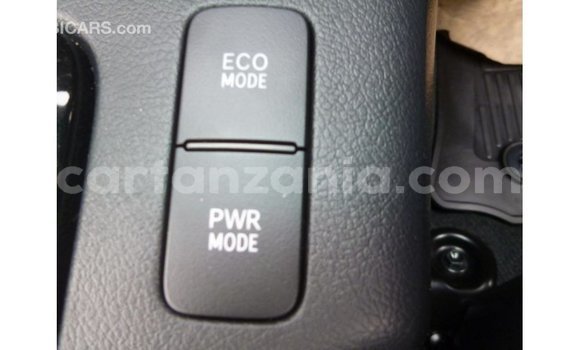 Buy Import Toyota Hilux White Car in Import - Dubai in Arusha Buy Import Toyota Hilux White Car in Import - Dubai in Arusha