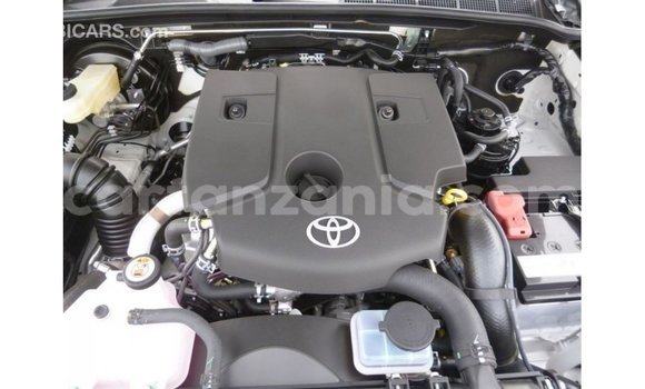 Buy Import Toyota Hilux White Car in Import - Dubai in Arusha Buy Import Toyota Hilux White Car in Import - Dubai in Arusha