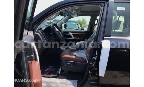Buy Import Toyota Land Cruiser Black Car in Import - Dubai in Arusha Buy Import Toyota Land Cruiser Black Car in Import - Dubai in Arusha