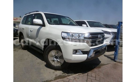 Buy Import Toyota Land Cruiser White Car in Import - Dubai in Arusha Buy Import Toyota Land Cruiser White Car in Import - Dubai in Arusha