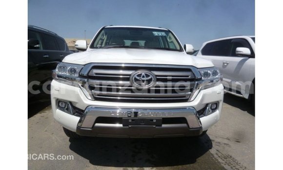 Buy Import Toyota Land Cruiser White Car in Import - Dubai in Arusha Buy Import Toyota Land Cruiser White Car in Import - Dubai in Arusha