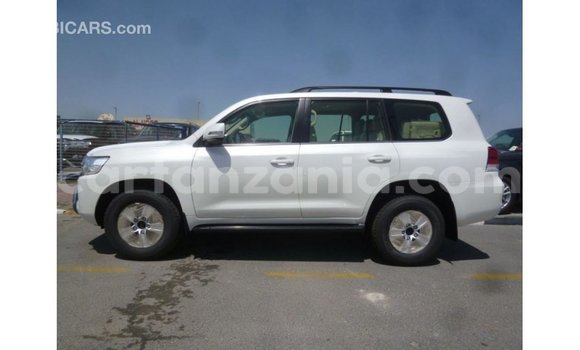 Buy Import Toyota Land Cruiser White Car in Import - Dubai in Arusha Buy Import Toyota Land Cruiser White Car in Import - Dubai in Arusha