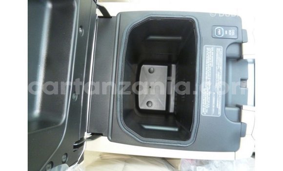 Buy Import Toyota Land Cruiser White Car in Import - Dubai in Arusha Buy Import Toyota Land Cruiser White Car in Import - Dubai in Arusha