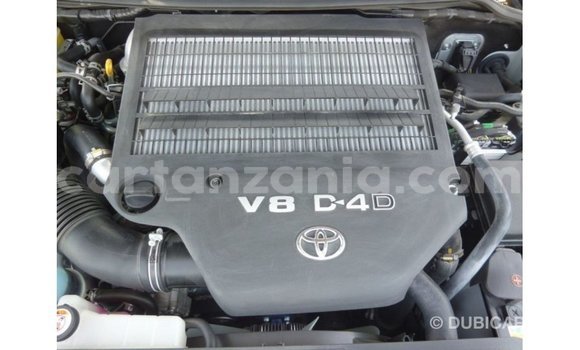 Buy Import Toyota Land Cruiser White Car in Import - Dubai in Arusha Buy Import Toyota Land Cruiser White Car in Import - Dubai in Arusha