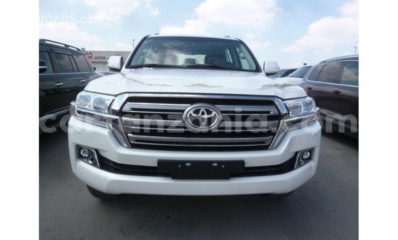 Nunua Imported Toyota Land Cruiser Nyeupe Gari ndani ya Import - Dubai nchini Arusha Nunua Imported Toyota Land Cruiser Nyeupe Gari ndani ya Import - Dubai nchini Arusha
