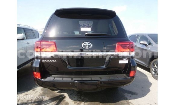 Nunua Imported Toyota Land Cruiser Nyeusi Gari ndani ya Import - Dubai nchini Arusha Nunua Imported Toyota Land Cruiser Nyeusi Gari ndani ya Import - Dubai nchini Arusha