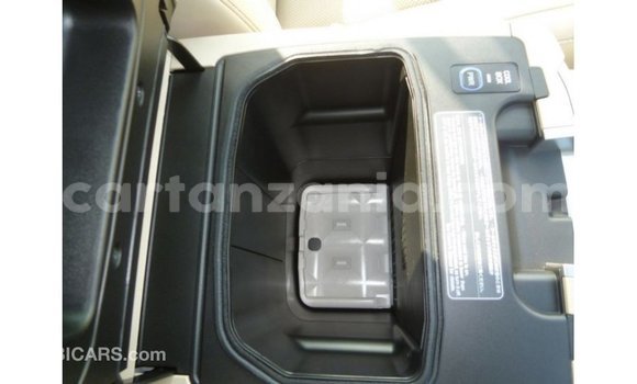 Nunua Imported Toyota Land Cruiser Nyeusi Gari ndani ya Import - Dubai nchini Arusha Nunua Imported Toyota Land Cruiser Nyeusi Gari ndani ya Import - Dubai nchini Arusha