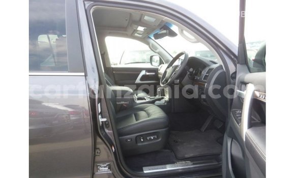 Nunua Imported Toyota Land Cruiser Nyingine Gari ndani ya Import - Dubai nchini Arusha Nunua Imported Toyota Land Cruiser Nyingine Gari ndani ya Import - Dubai nchini Arusha