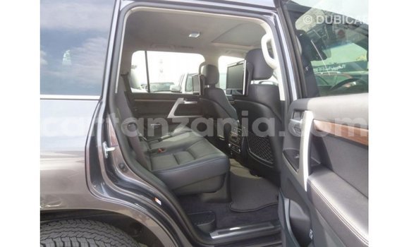 Nunua Imported Toyota Land Cruiser Nyingine Gari ndani ya Import - Dubai nchini Arusha Nunua Imported Toyota Land Cruiser Nyingine Gari ndani ya Import - Dubai nchini Arusha