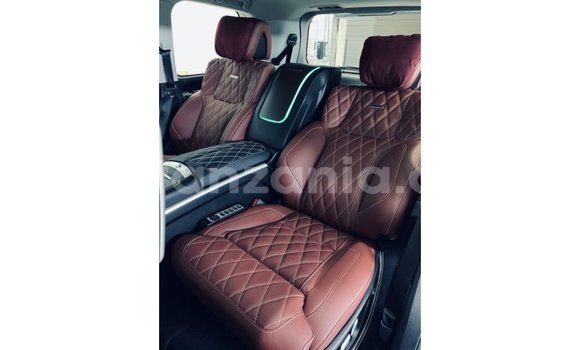 Buy Import Toyota Land Cruiser Black Car in Import - Dubai in Arusha Buy Import Toyota Land Cruiser Black Car in Import - Dubai in Arusha