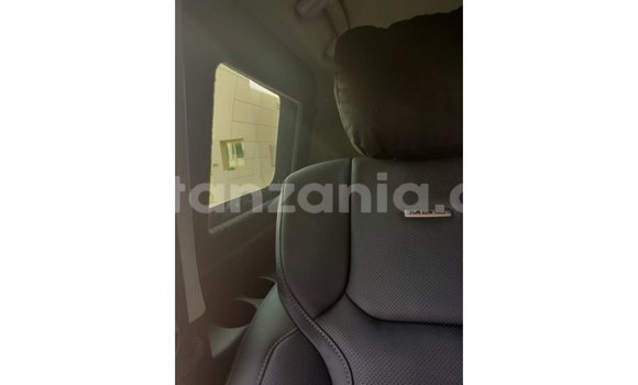 Nunua Imported Toyota Land Cruiser Nyeusi Gari ndani ya Import - Dubai nchini Arusha Nunua Imported Toyota Land Cruiser Nyeusi Gari ndani ya Import - Dubai nchini Arusha