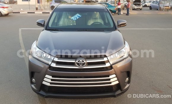 Buy Import Toyota Highlander Other Car in Import - Dubai in Arusha Buy Import Toyota Highlander Other Car in Import - Dubai in Arusha