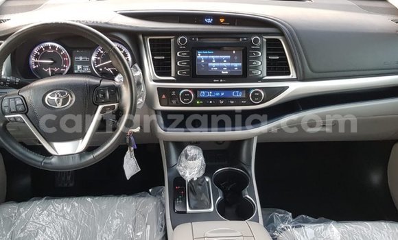 Buy Import Toyota Highlander Other Car in Import - Dubai in Arusha Buy Import Toyota Highlander Other Car in Import - Dubai in Arusha