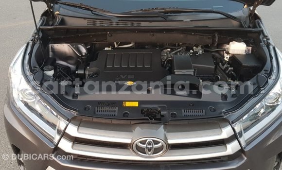 Buy Import Toyota Highlander Other Car in Import - Dubai in Arusha Buy Import Toyota Highlander Other Car in Import - Dubai in Arusha