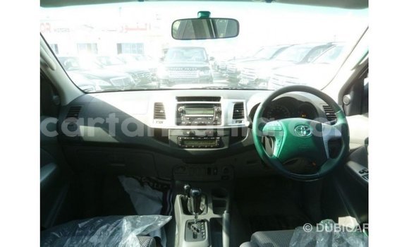 Nunua Imported Toyota Hilux Nyeupe Gari ndani ya Import - Dubai nchini Arusha Nunua Imported Toyota Hilux Nyeupe Gari ndani ya Import - Dubai nchini Arusha