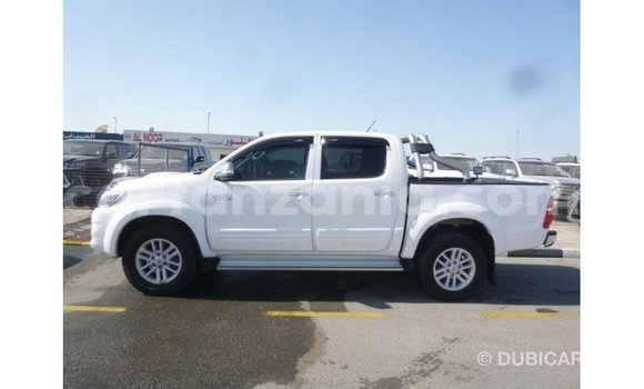 Nunua Imported Toyota Hilux Nyeupe Gari ndani ya Import - Dubai nchini Arusha Nunua Imported Toyota Hilux Nyeupe Gari ndani ya Import - Dubai nchini Arusha