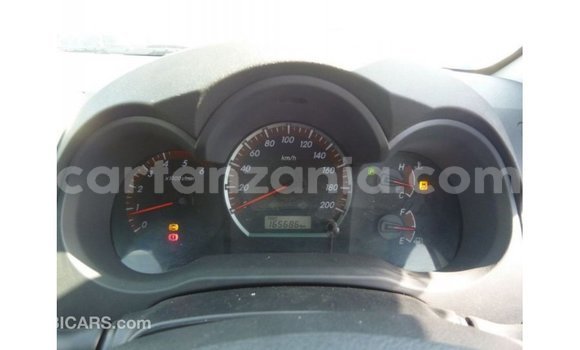 Nunua Imported Toyota Hilux Nyeupe Gari ndani ya Import - Dubai nchini Arusha Nunua Imported Toyota Hilux Nyeupe Gari ndani ya Import - Dubai nchini Arusha