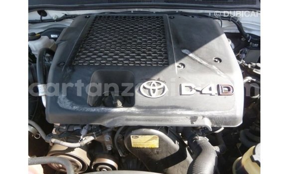 Nunua Imported Toyota Hilux Nyeupe Gari ndani ya Import - Dubai nchini Arusha Nunua Imported Toyota Hilux Nyeupe Gari ndani ya Import - Dubai nchini Arusha