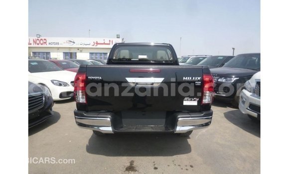 Nunua Imported Toyota Hilux Nyeusi Gari ndani ya Import - Dubai nchini Arusha Nunua Imported Toyota Hilux Nyeusi Gari ndani ya Import - Dubai nchini Arusha